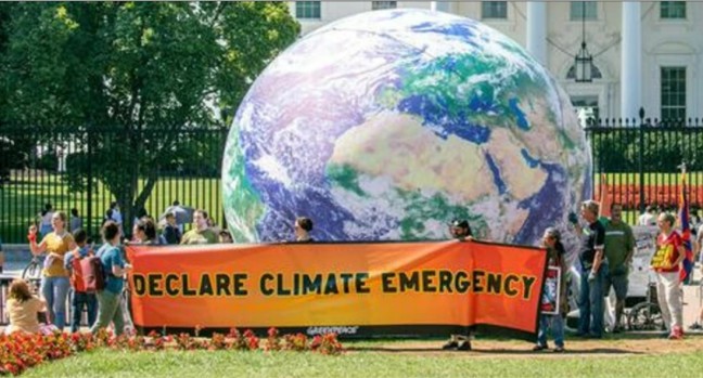 Activistas de Green Peace piden a Biden que declare una «Emergencia Climática»